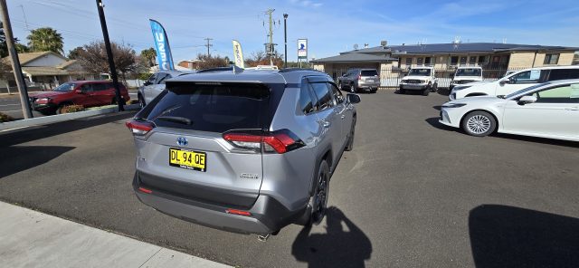 2021 RAV4 Hybrid Cruiser 2WD 2.5L Auto - Image 4