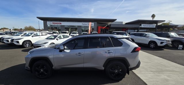 2021 RAV4 Hybrid Cruiser 2WD 2.5L Auto - Image 3