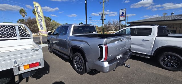 Toyota Tundra Limited MY24 - Image 4