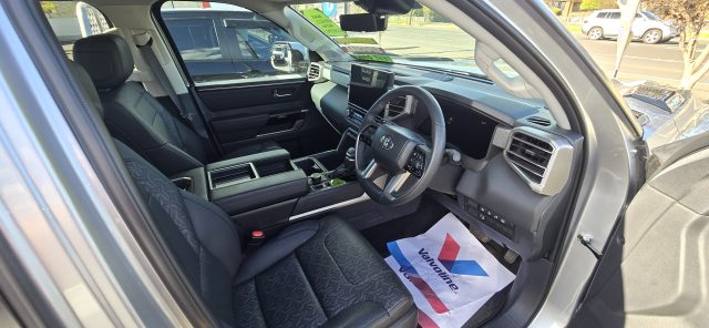 Toyota Tundra Limited MY24 - Image 5