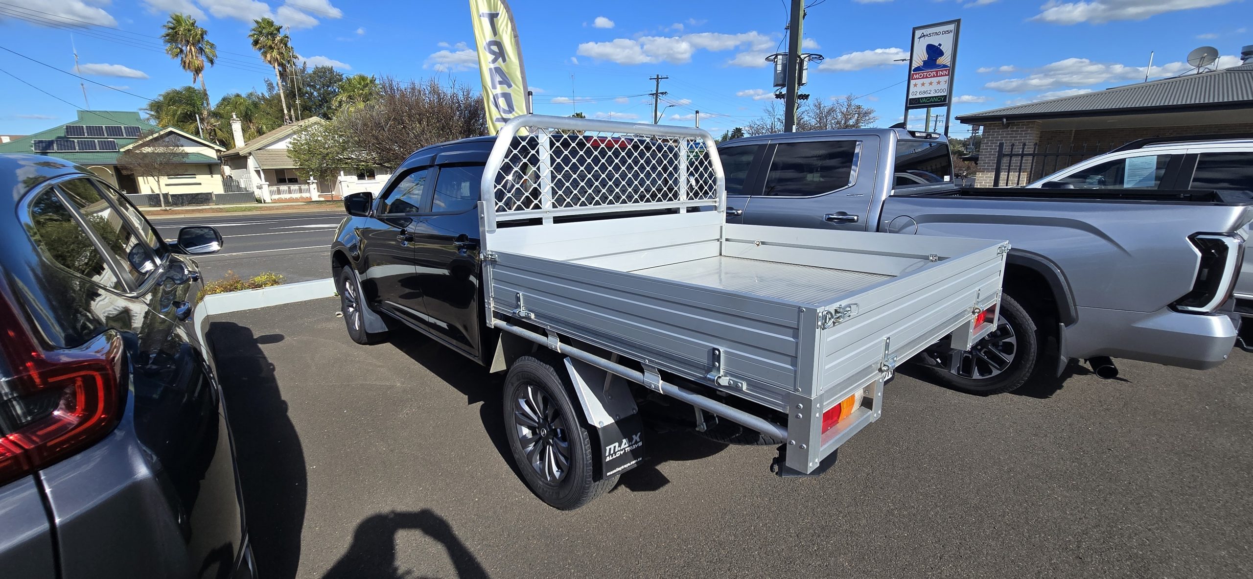 2024 MAZDA BT-50 XT (4x4) 6 SP MANUAL DUAL C/CHAS - Image 3