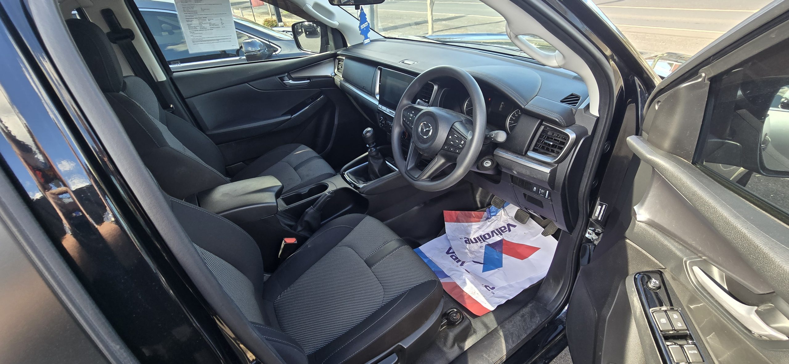 2024 MAZDA BT-50 XT (4x4) 6 SP MANUAL DUAL C/CHAS - Image 4