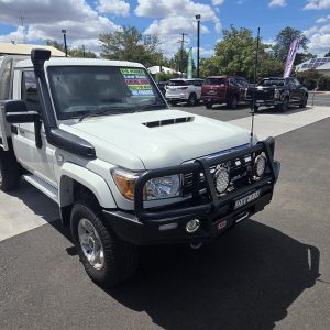 2017 LC Military GXL 4.5L T Diesel Manual Single C/Chassis