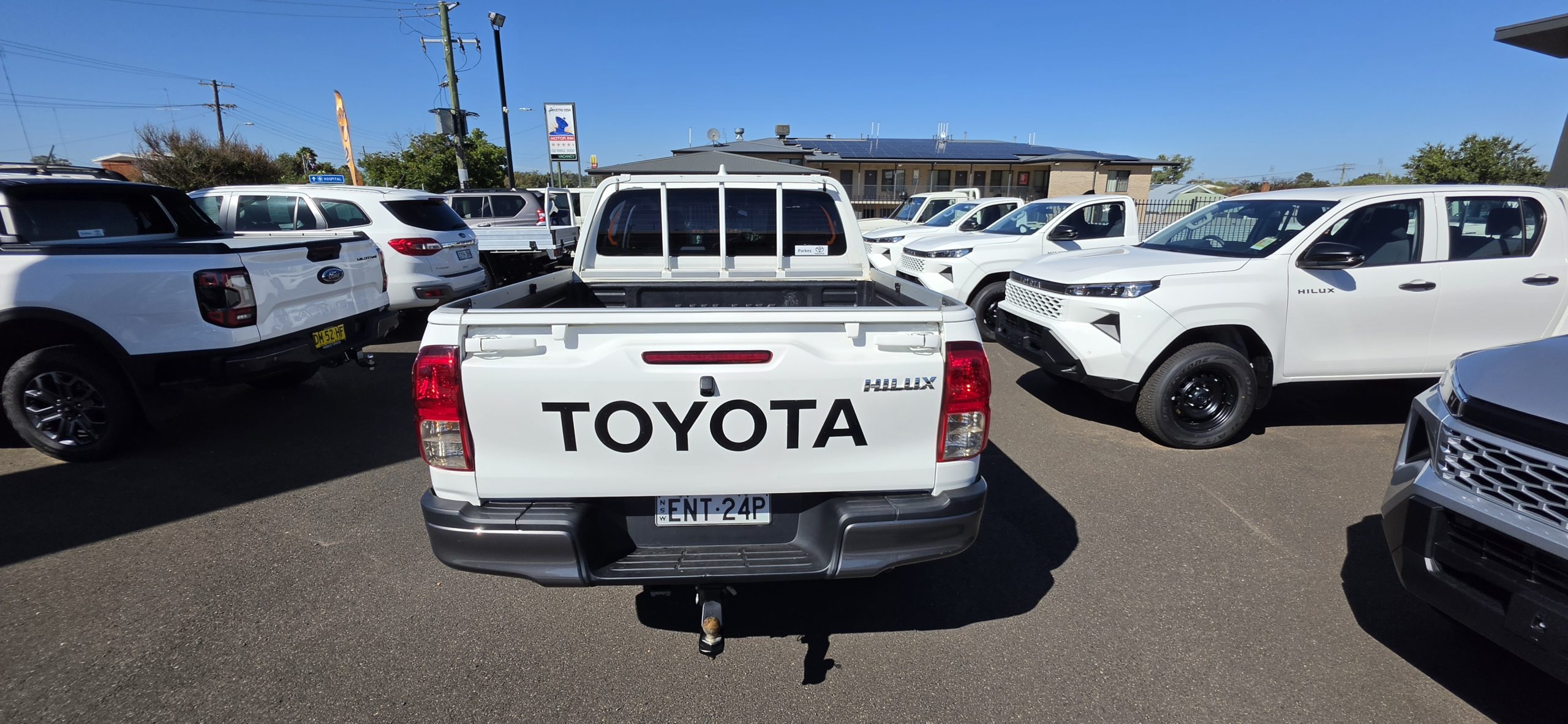 2021 Toyota Hilux GUN126R SR Utility Double Cab 4dr Man - Image 4