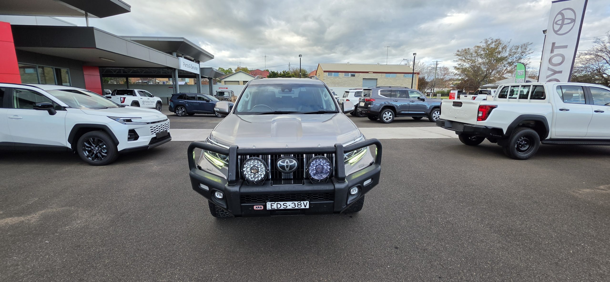 2019 Prado GXL 2.8L T Diesel GXL (Premium Interior + Flat Tailgate) - Image 2
