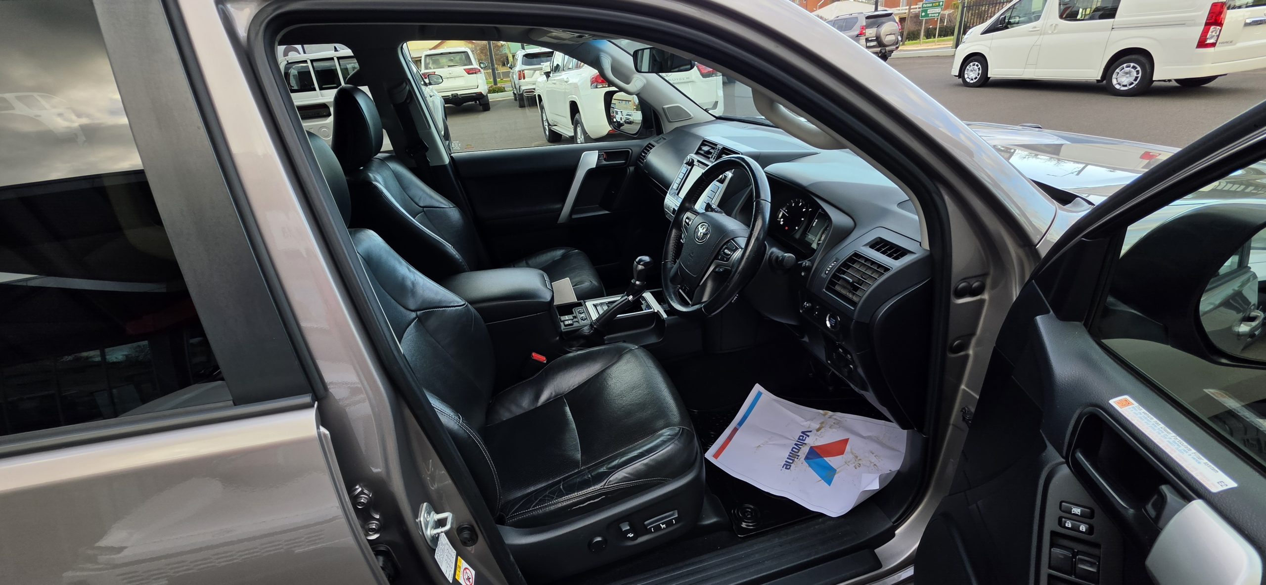 2019 Prado GXL 2.8L T Diesel GXL (Premium Interior + Flat Tailgate) - Image 5