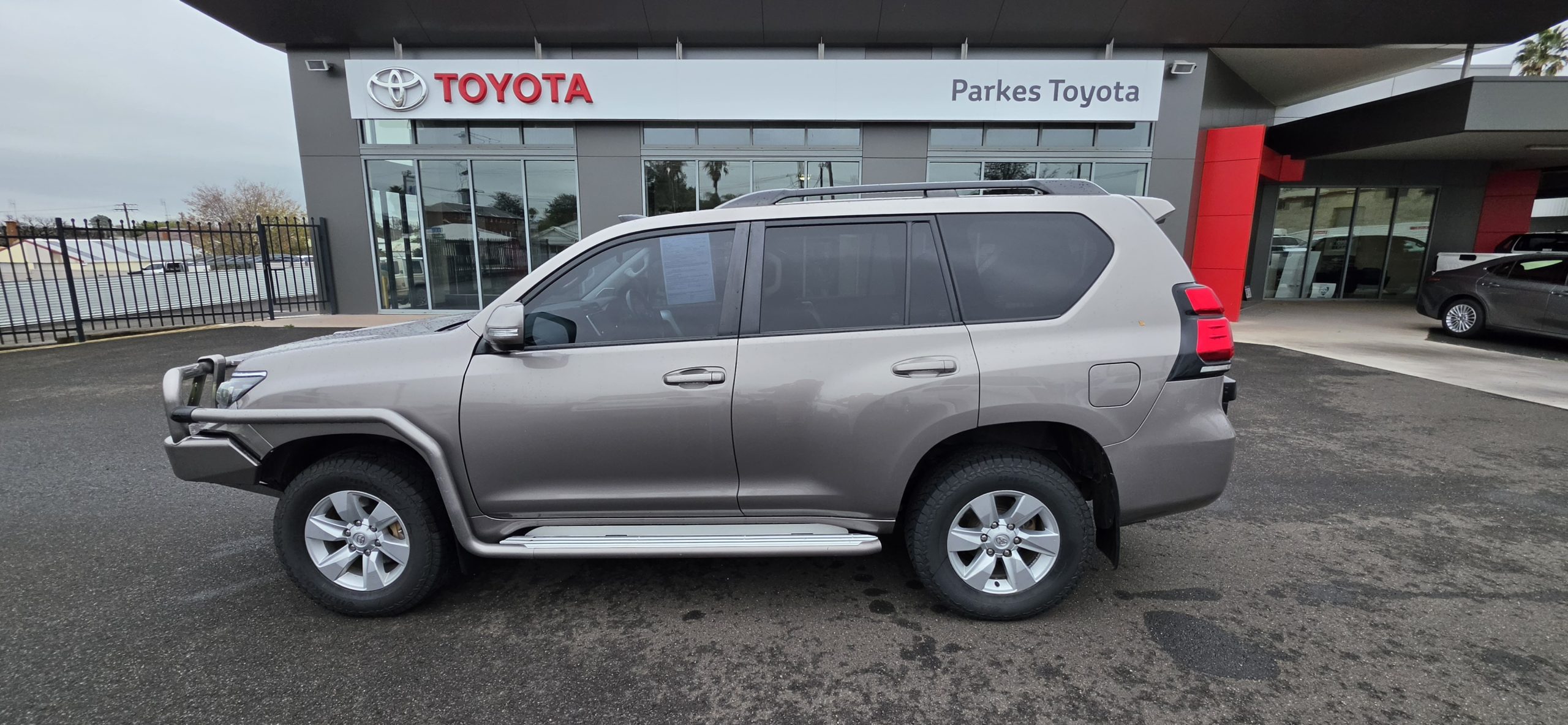 2021 Prado GXL 2.8L T Diesel - Image 3
