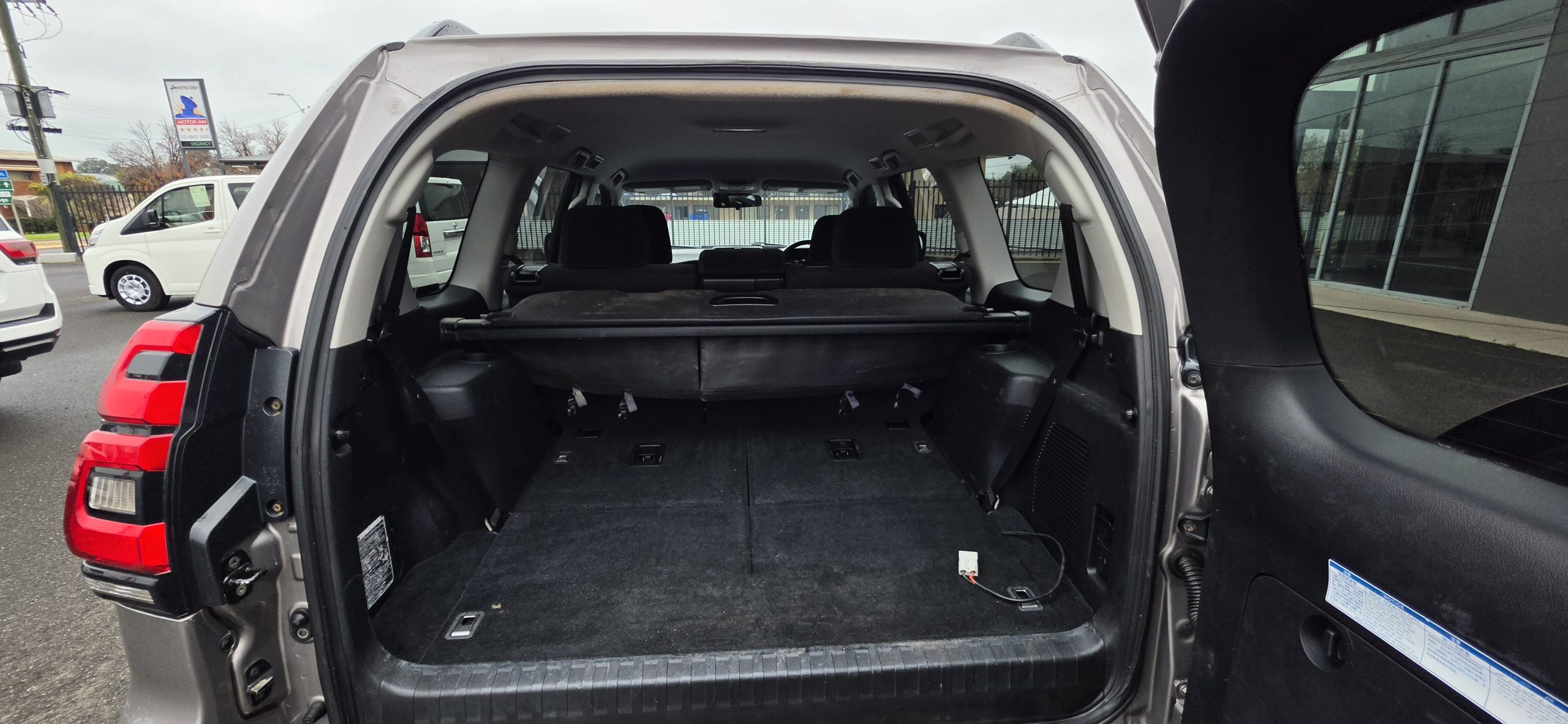 2021 Prado GXL 2.8L T Diesel - Image 6