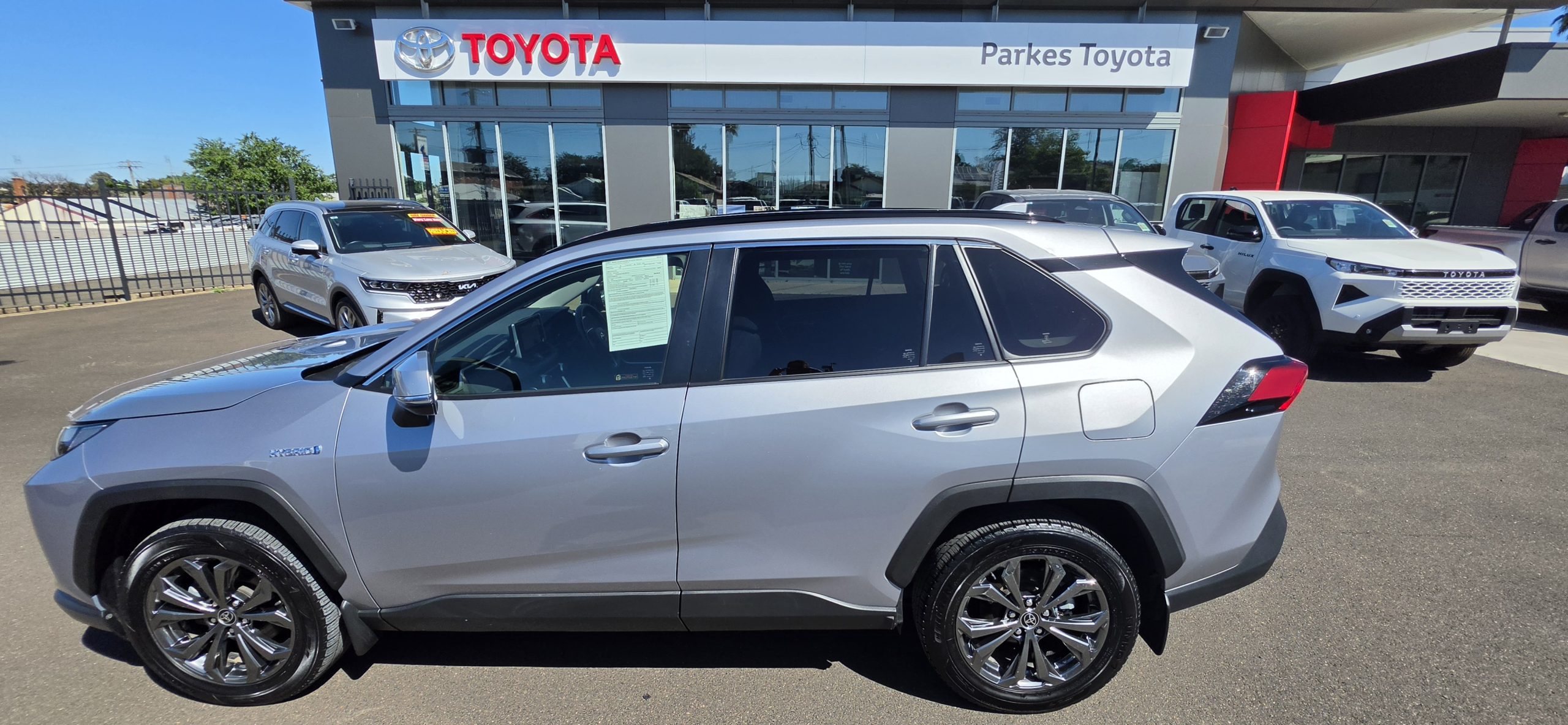 2023 RAV4 Hybrid GXL AWD - Image 3