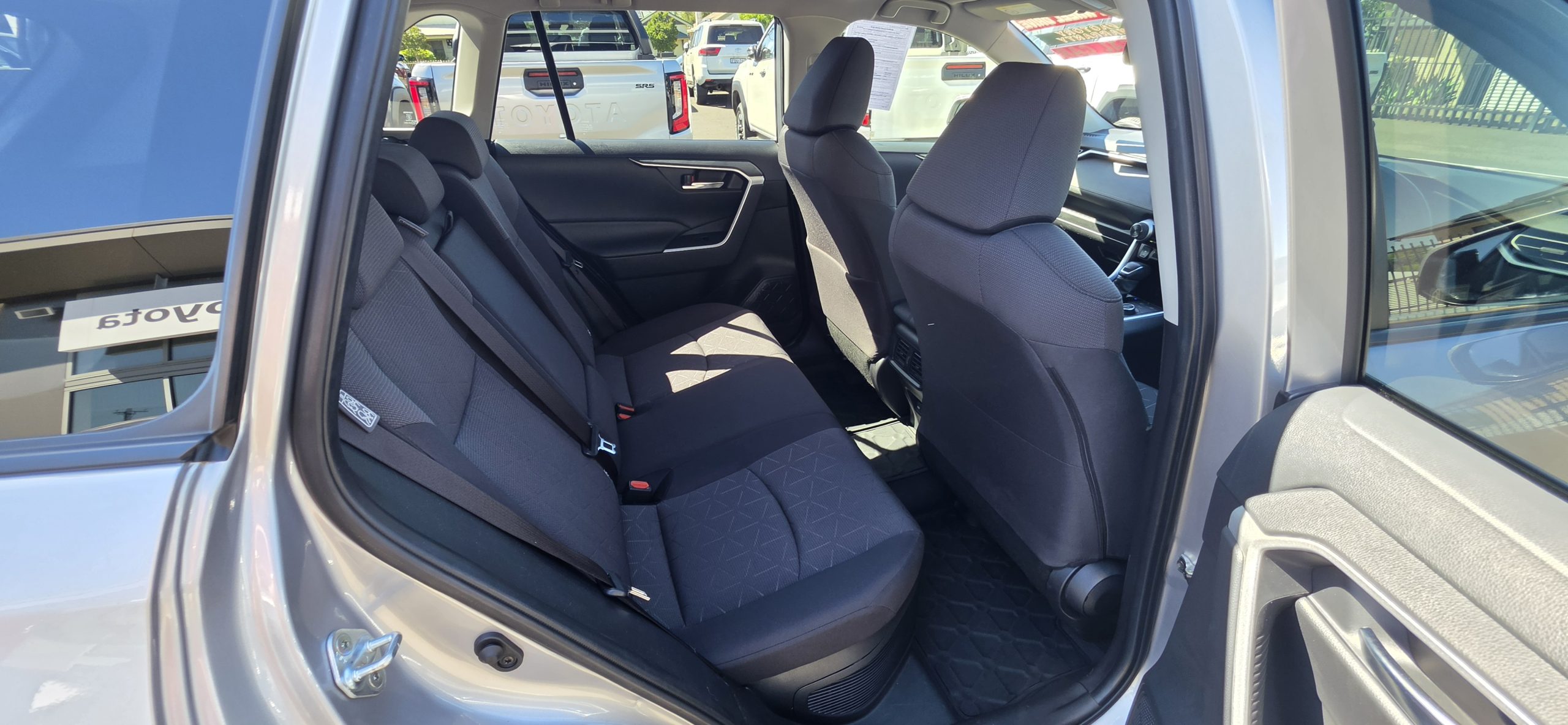 2023 RAV4 Hybrid GXL AWD - Image 6